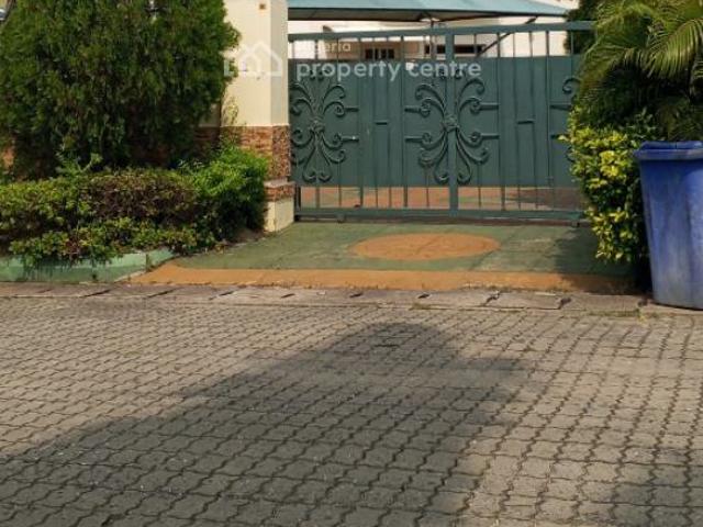 Duplex for sale in Eti Osa, Lagos