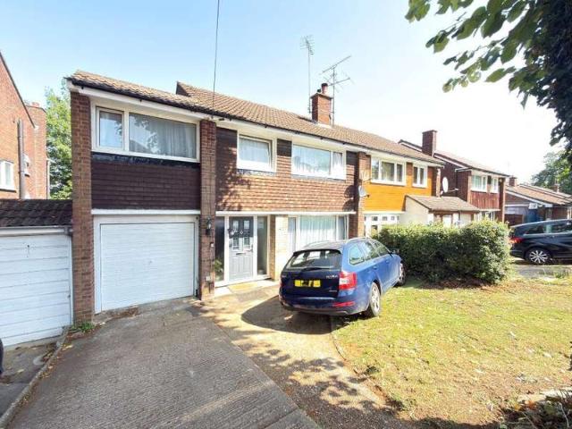 Farm for sale in Leagrave, Luton