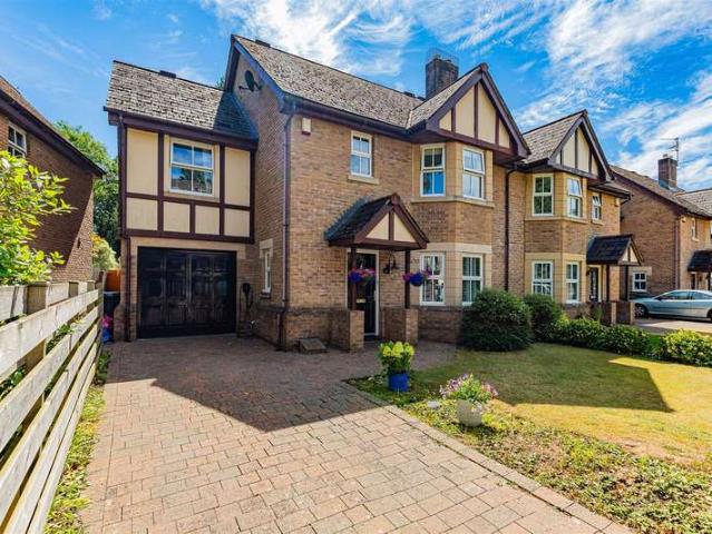 Farm for sale in Falcon Lodge, Wales