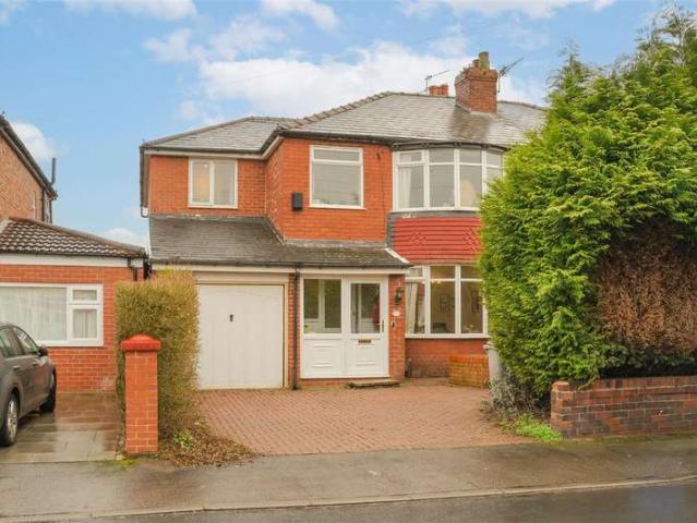 Farm for sale in Gorse Hill, Trafford Park