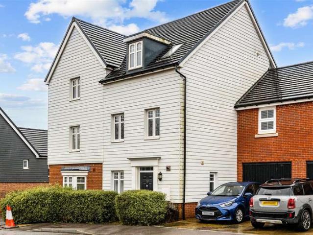 Farm for sale in Ansty and Staplefield, Perryfields