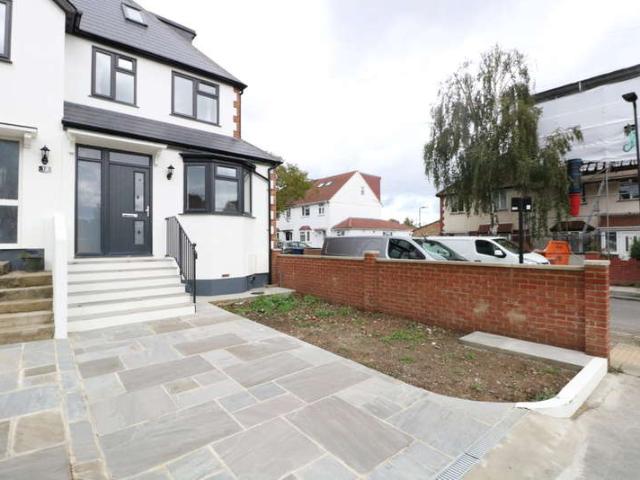 Farm for rent in London Borough of Ealing, Greater London