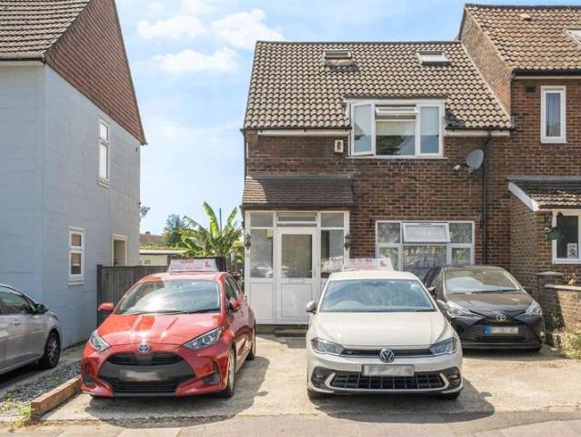 Farm for sale in Harrow Weald, Greater London