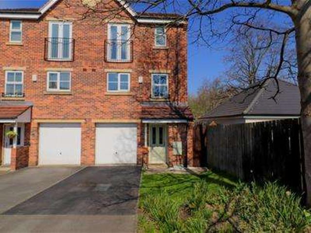 Farm for sale in Horbury, West Yorkshire