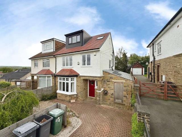Farm for sale in Cottingley, West Yorkshire
