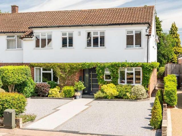Farm for sale in Hertford, Colliers End