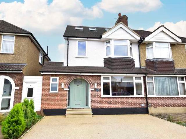 Farm for sale in Kingswood, Watford