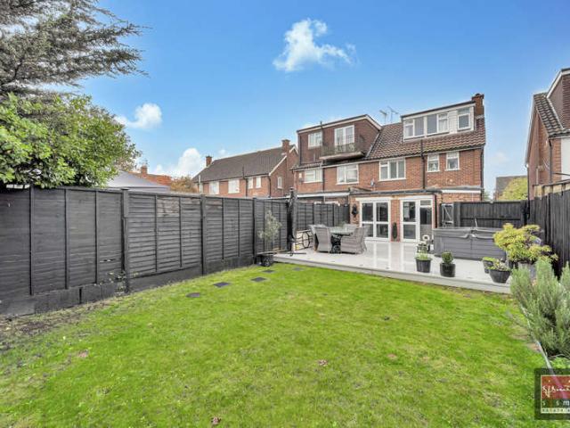 Farm for sale in Chattern Hill, Lower Halliford
