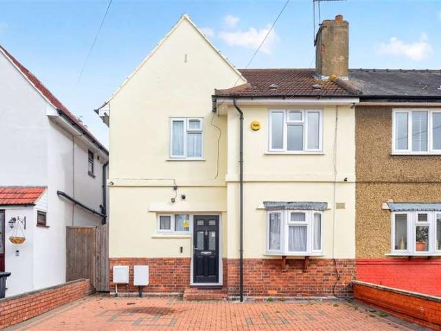 Farm for sale in Chadwell Heath, Greater London