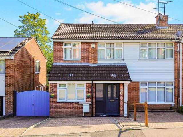 Farm for sale in Winshill, Beamhurst