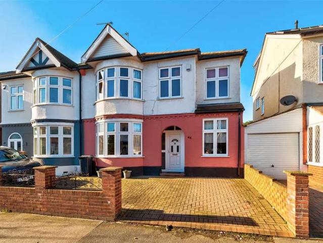 Semi Detached House for sale in South Woodford, South Woodford
