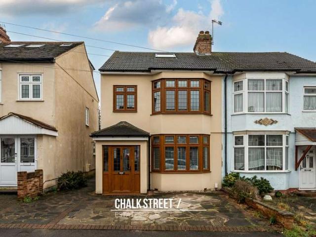 Farm for sale in Gidea Park, Greater London