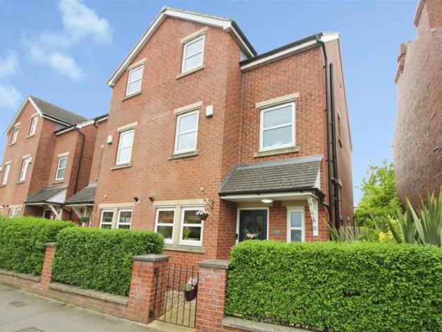 Farm for sale in Garforth, West Yorkshire