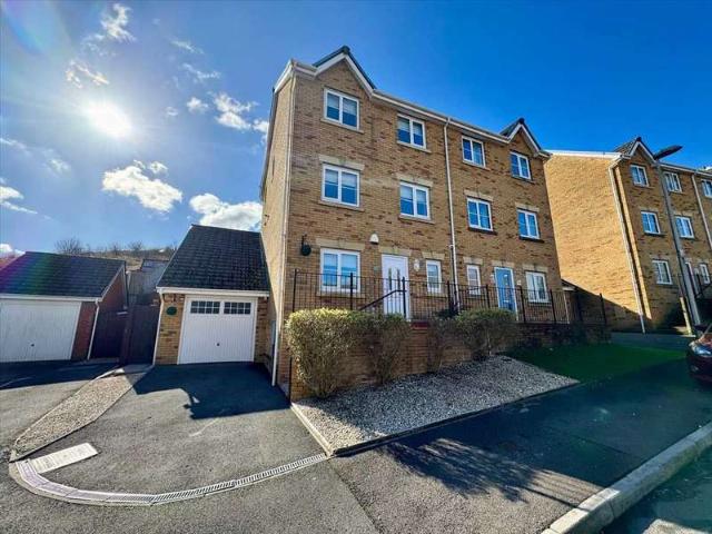 Farm for sale in Tonypandy, Penygraig
