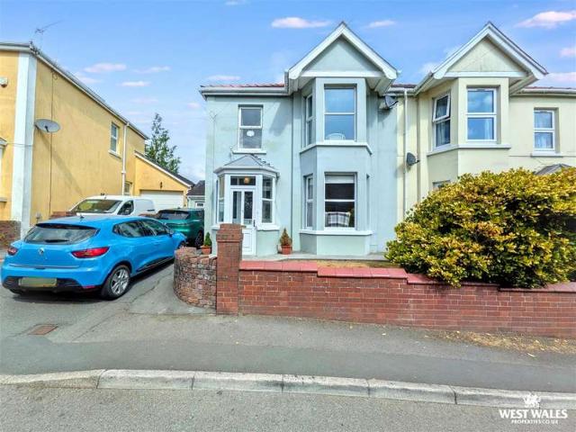 Farm for sale in Carmarthen, Wales
