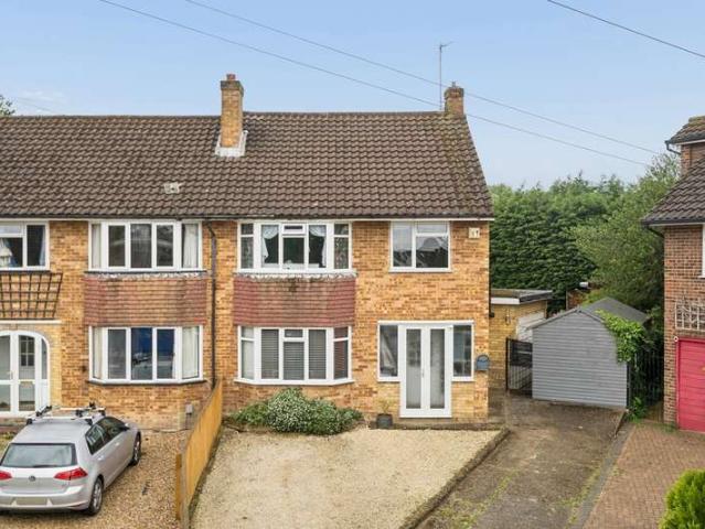 Farm for sale in Chalfont St. Peter, Denham