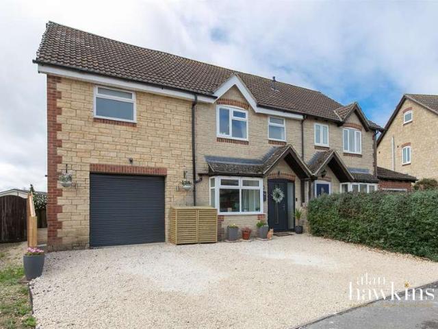 Farm for sale in Bradenstoke, Wiltshire