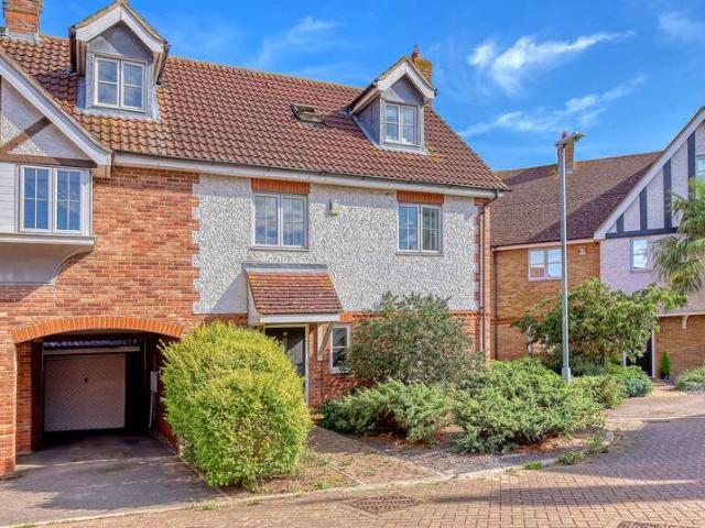 Farm for sale in Chancellor Park, Chelmsford