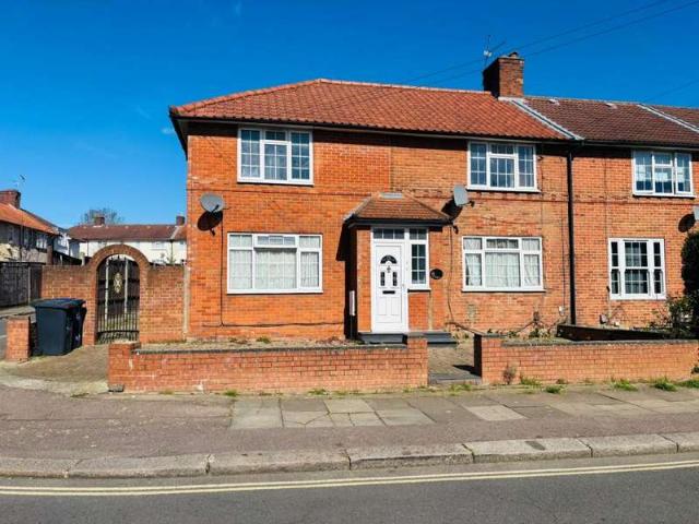 Farm for sale in Grahame Park, Greater London