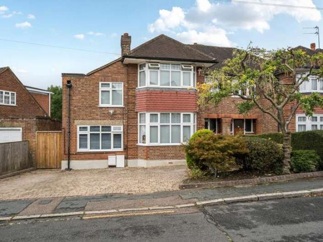 Farm for sale in Little Stanmore, Greater London