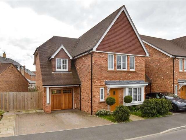 Farm for sale in Fole, Surrey