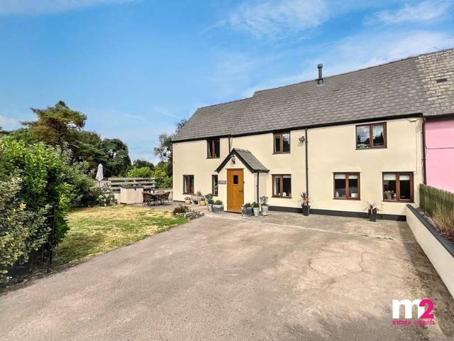 Farm for sale in Llanbadoc, Wales