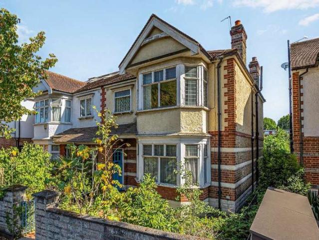 Farm for sale in London Borough of Ealing, Greater London