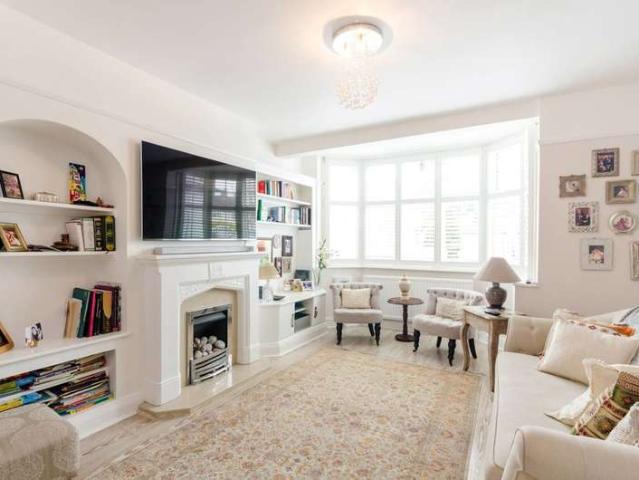 Farm for rent in Motspur Park, Motspur Park