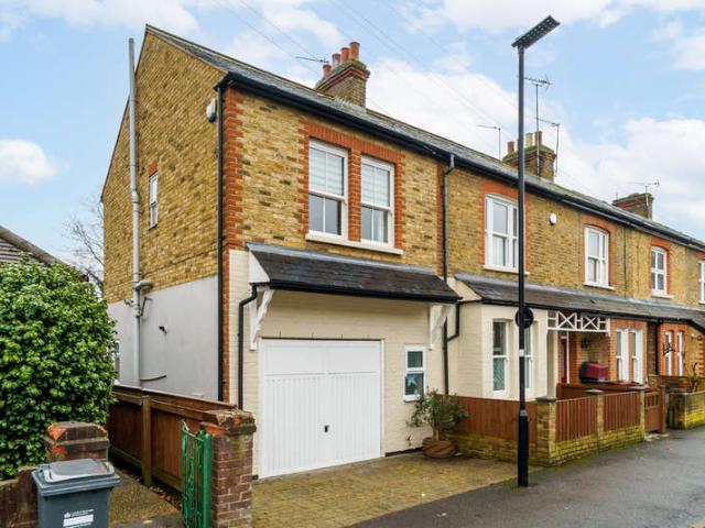 Farm for sale in London Borough of Hounslow, Hanworth