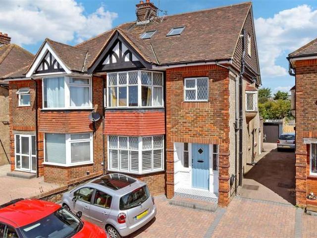 Farm for sale in Aldrington