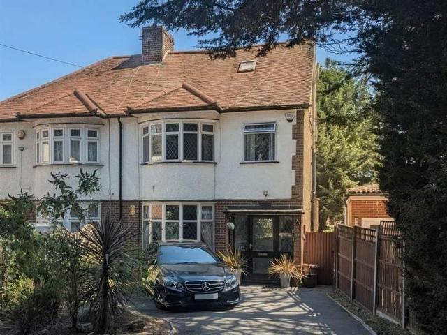 Farm for sale in Harrow Weald, Greater London
