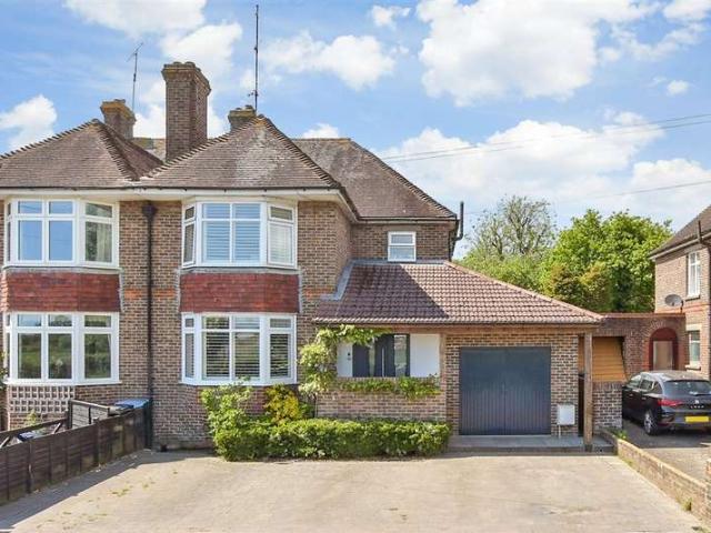 Farm for sale in Arundel, Clapham