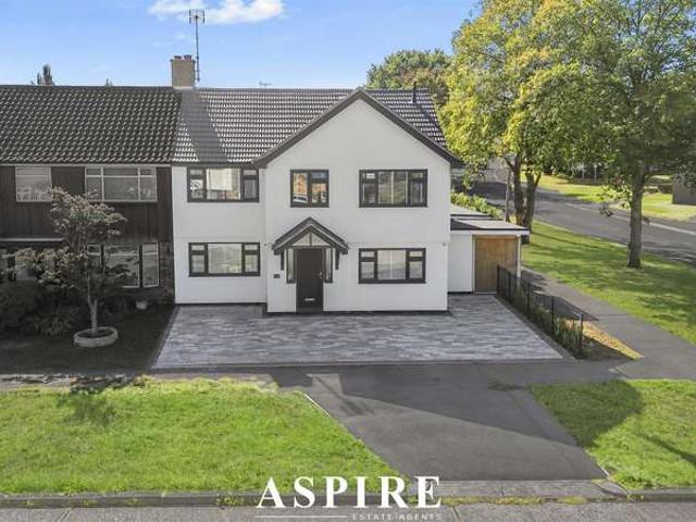 Farm for sale in Lee Chapel, Basildon