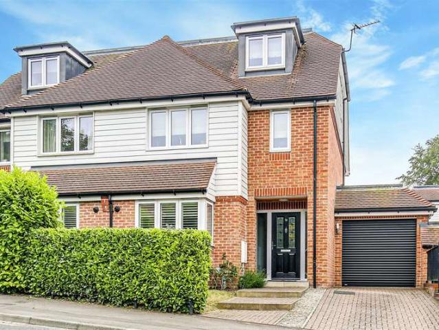 Farm for sale in London Borough of Bromley, Greater London