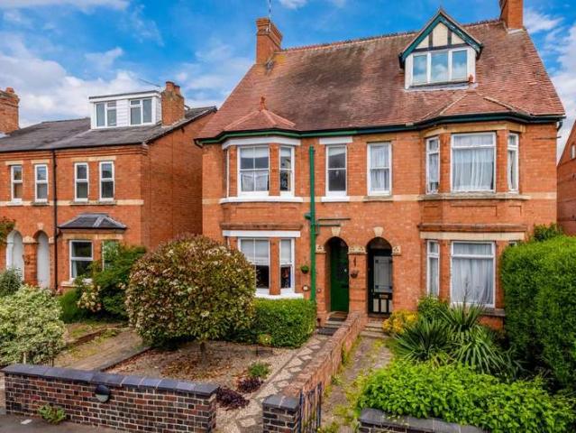 Farm for sale in Stratford-upon-Avon, Alderminster