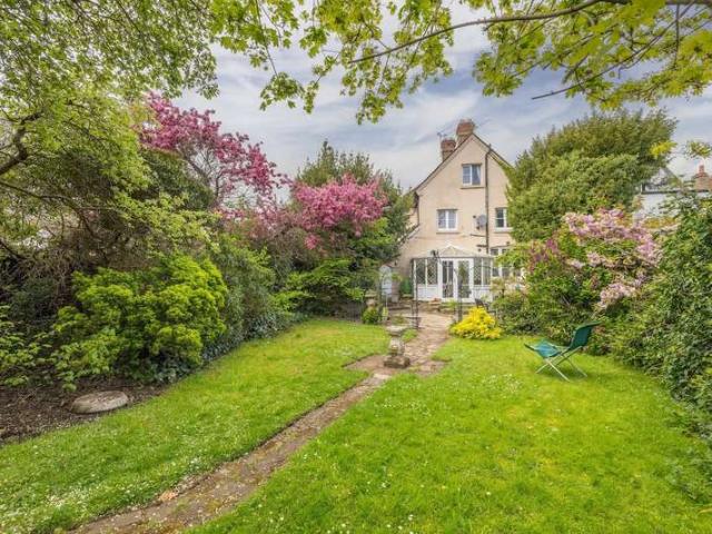 Farm for sale in Southlea, Datchet