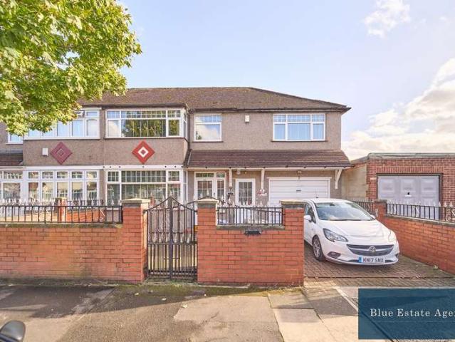 Farm for sale in London Borough of Ealing, Greater London