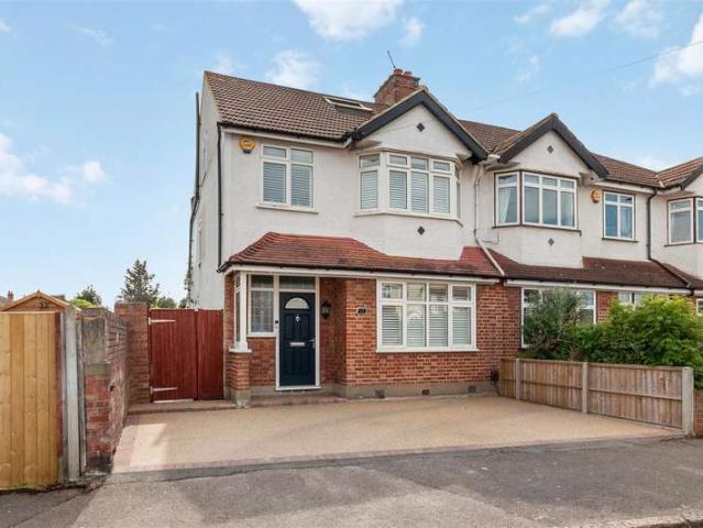 Semi Detached House for sale in Motspur Park, West Barnes