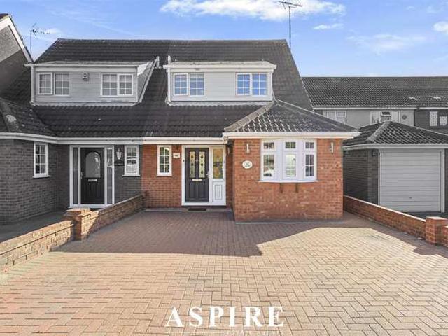 Farm for sale in Bowers Gifford, Basildon