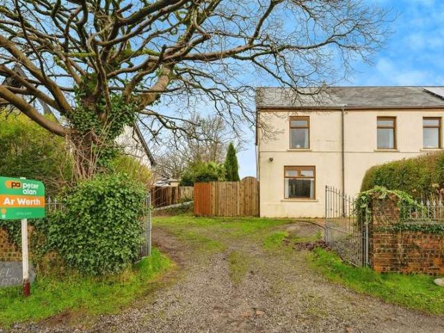 Farm for sale in Waunarlwydd, Wales