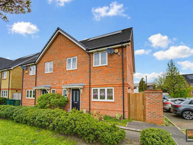 Farm for sale in West Bedfont, Lower Halliford