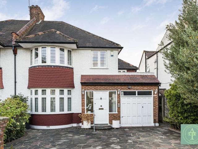 Farm for sale in Southgate, Greater London