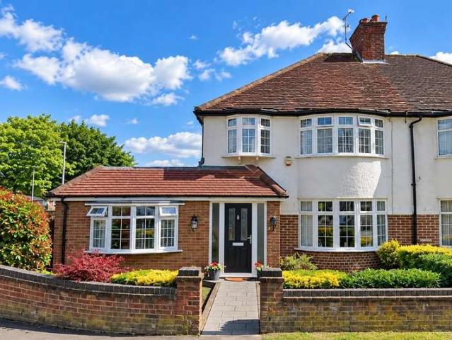 Farm for sale in London Borough of Hillingdon, Greater London
