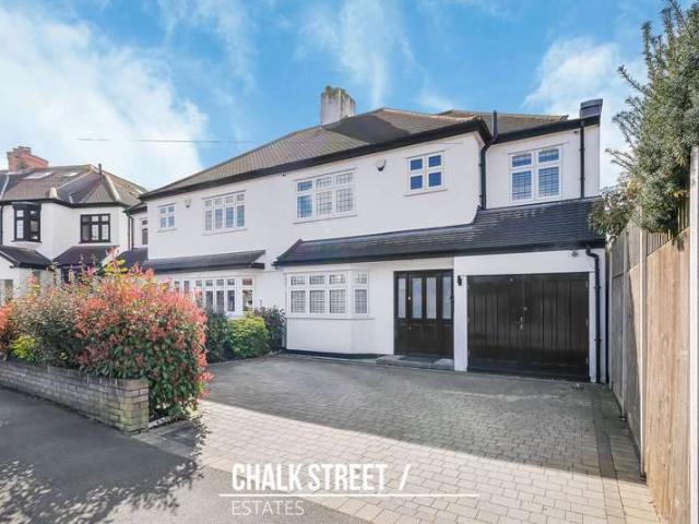 Farm for sale in Gidea Park, Greater London