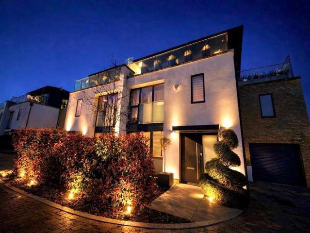 Farm for sale in London Borough of Havering, Greater London