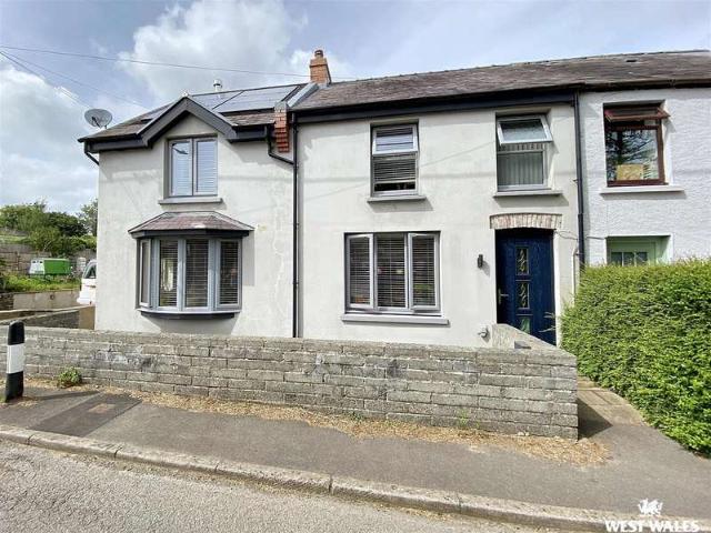 Farm for sale in Lampeter Velfrey, Tavernspite