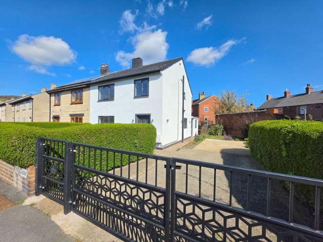 Farm for sale in Mapplewell, South Yorkshire