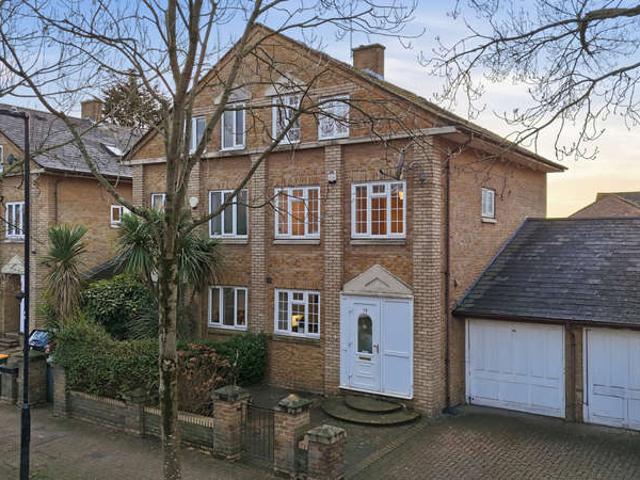 Farm for sale in Beckton, Greater London