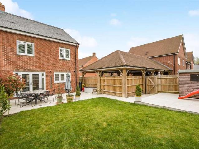 Farm for sale in Bourne End, Pouchen End
