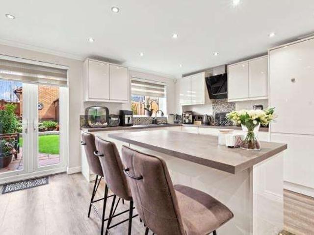 Farm for sale in Ardleigh Green, Greater London